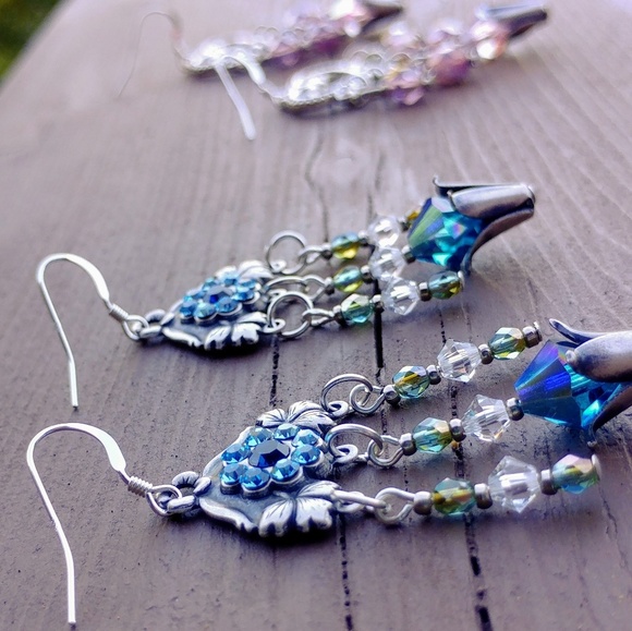 🚫GIFTED🚫 Chandeliers w/Swarovski Flowers - Picture 3 of 8